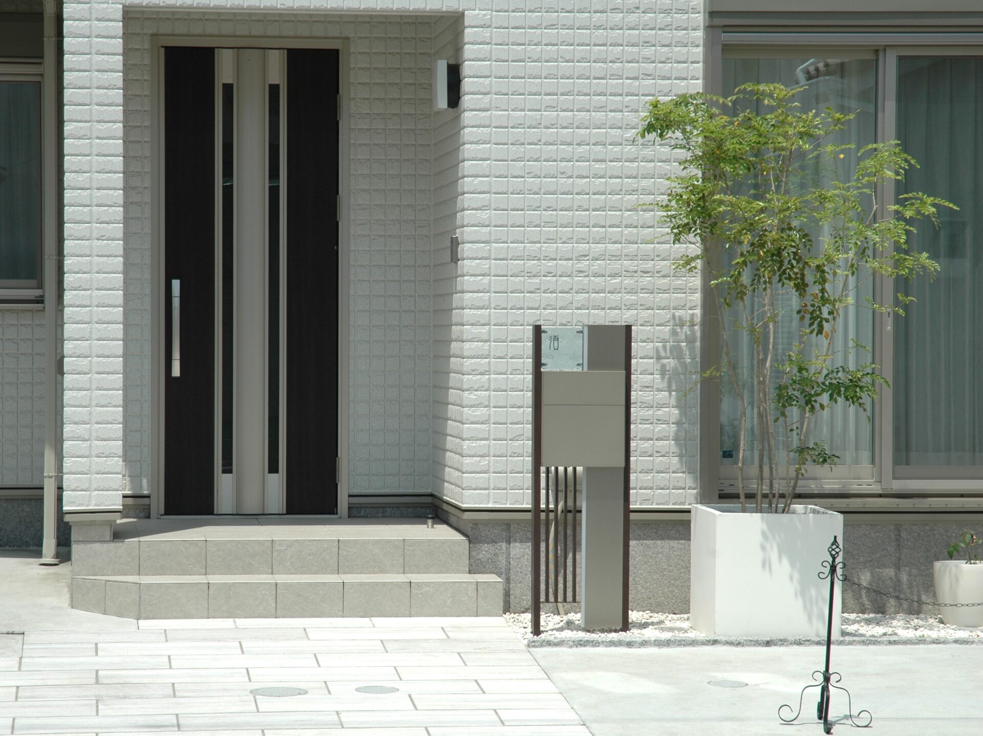 熊谷市のシンプルモダンな新築外構