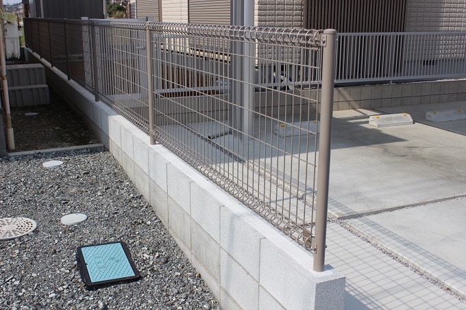 熊谷市　フリーポールタイプの境界フェンス「ユメッシュR」