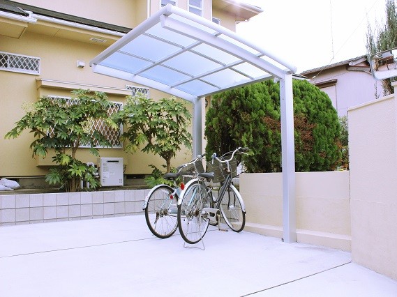 行田市の柔らかい印象のサイクルポート