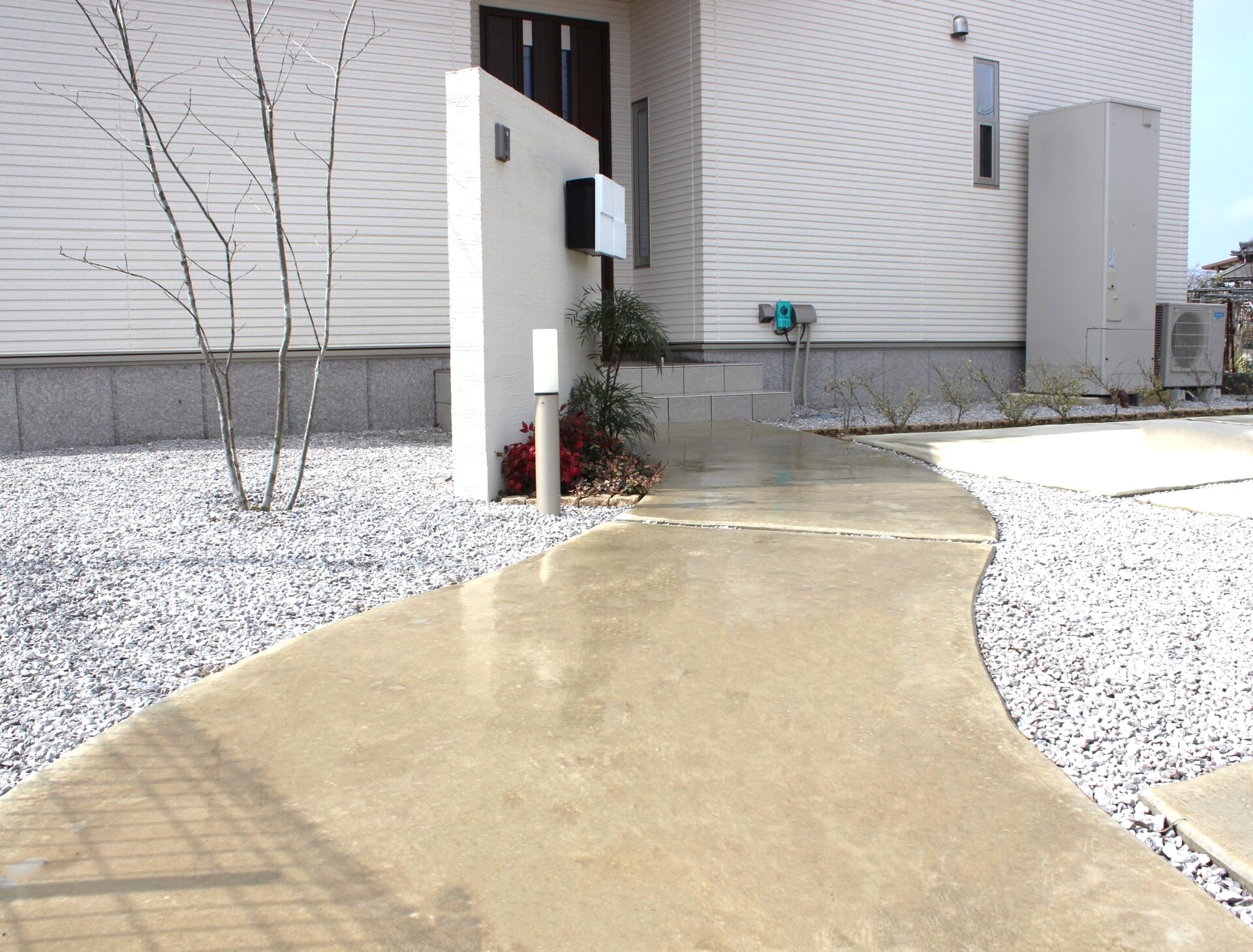 鴻巣市のナチュラルな新築外構