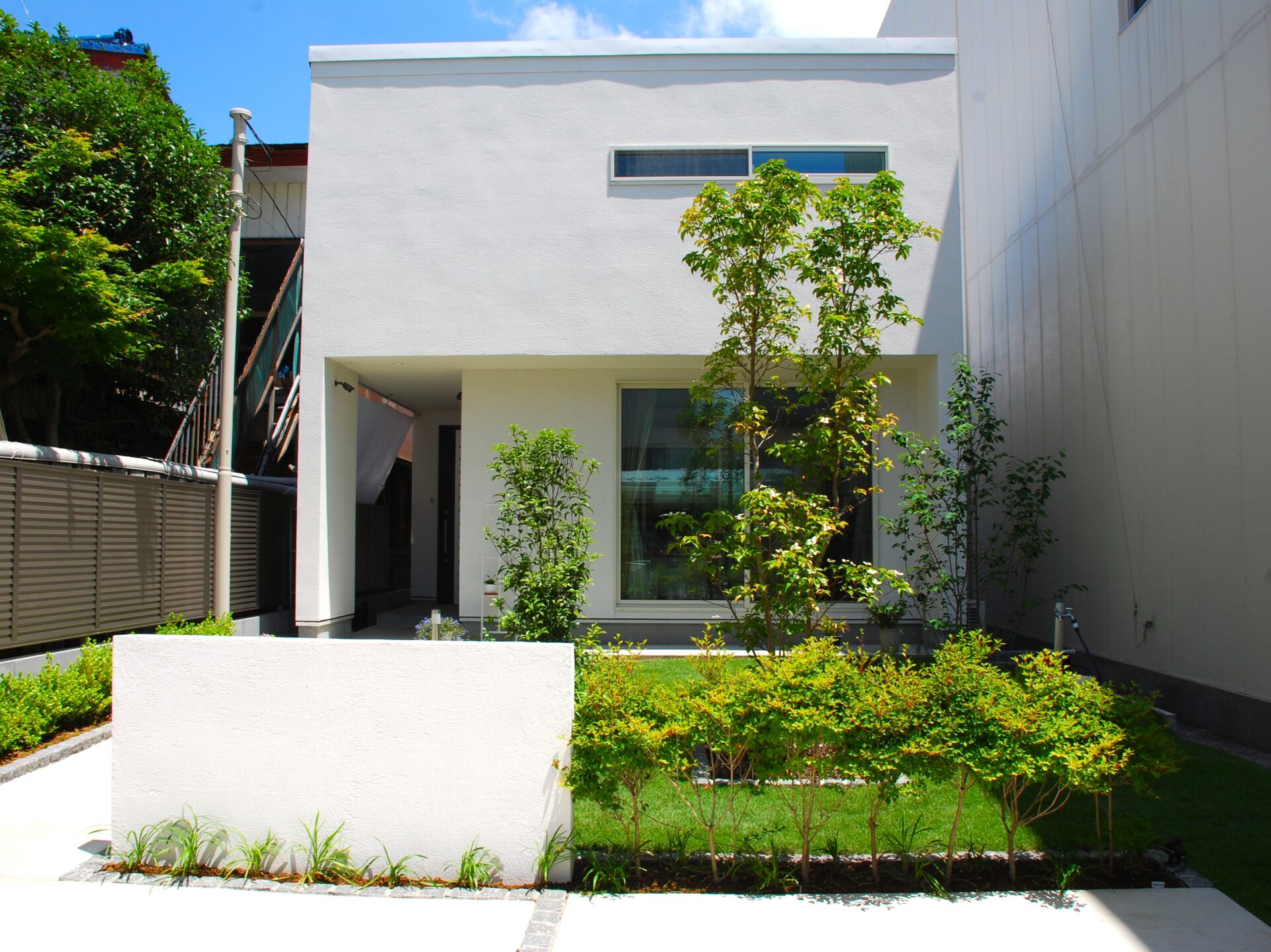 加須市のシンプルモダンな新築外構