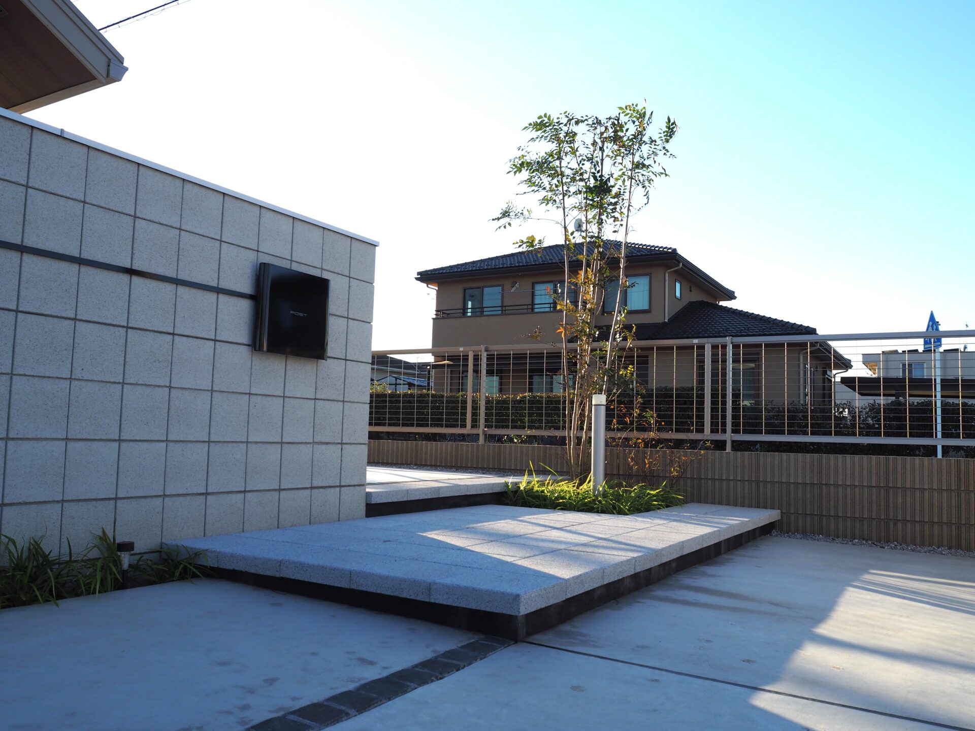 熊谷市のシンプルモダンな新築外構