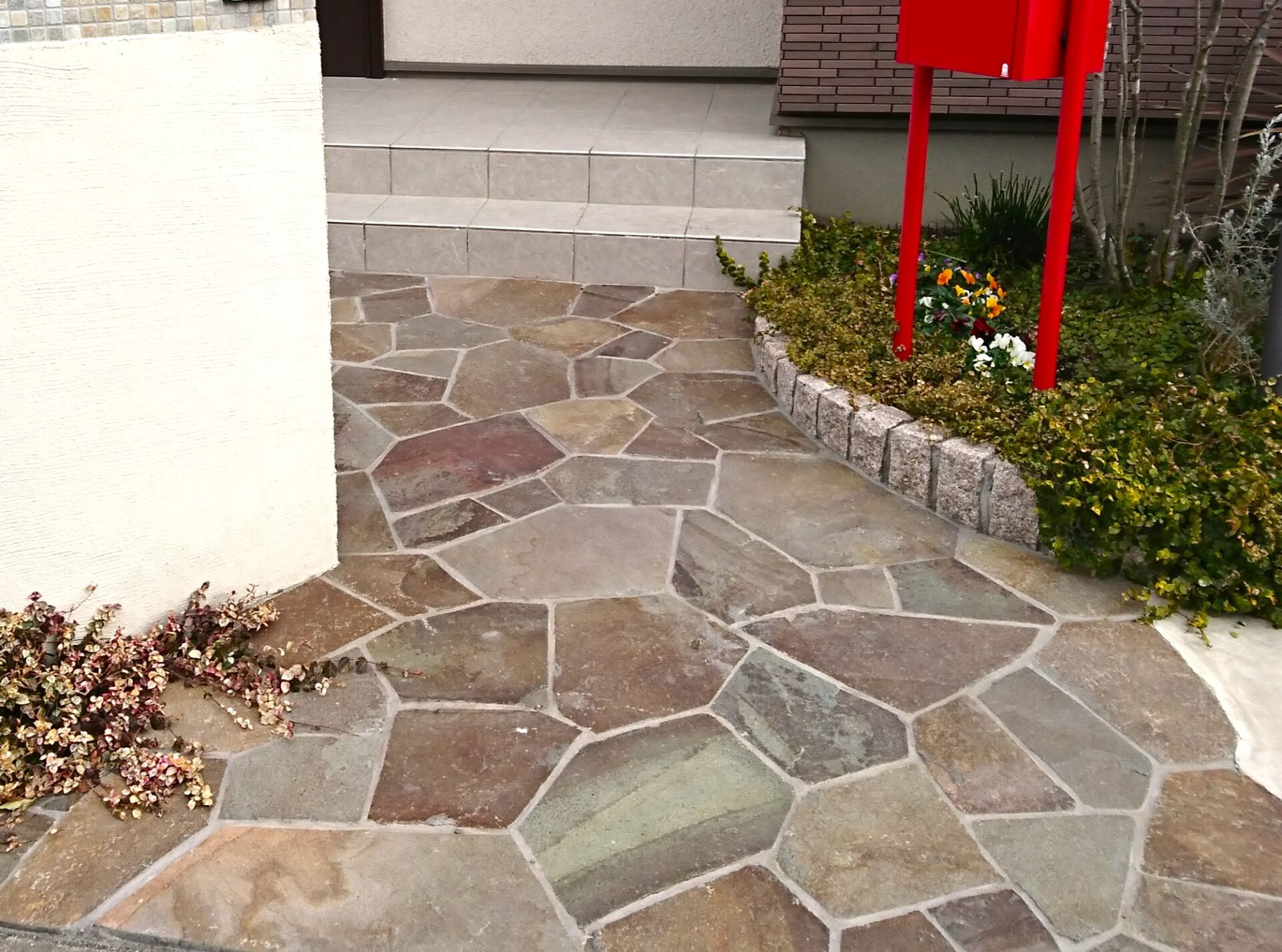 熊谷市のナチュラルな新築外構