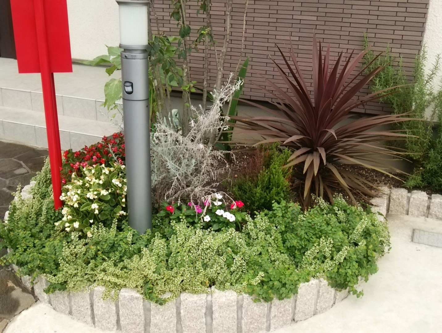 熊谷市のナチュラルな新築外構