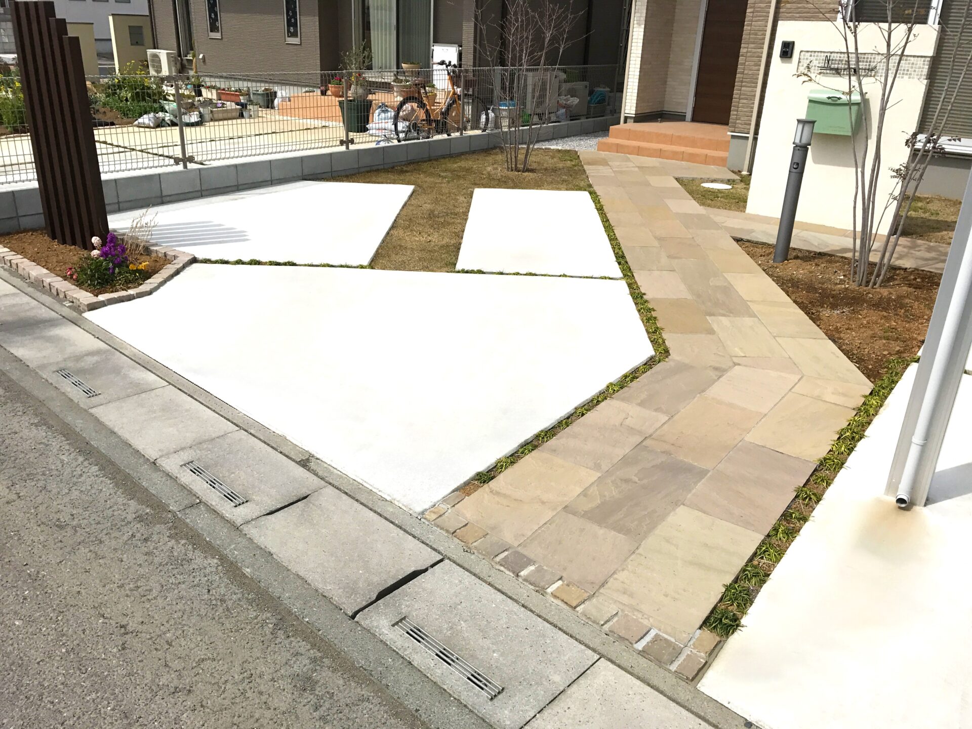 鴻巣市のナチュラルな新築外構