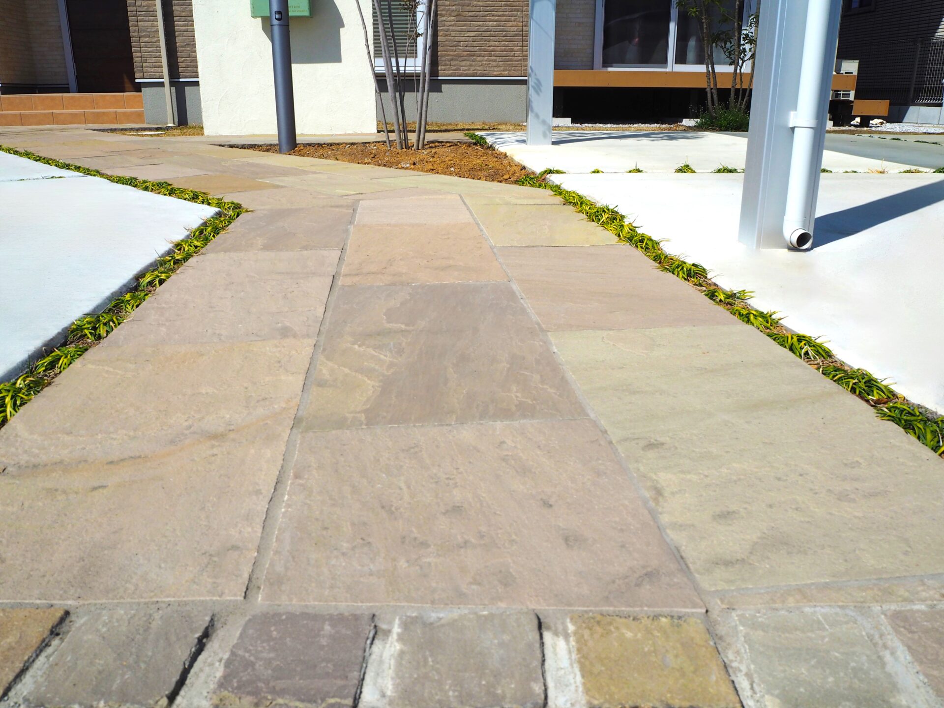 鴻巣市のナチュラルな新築外構