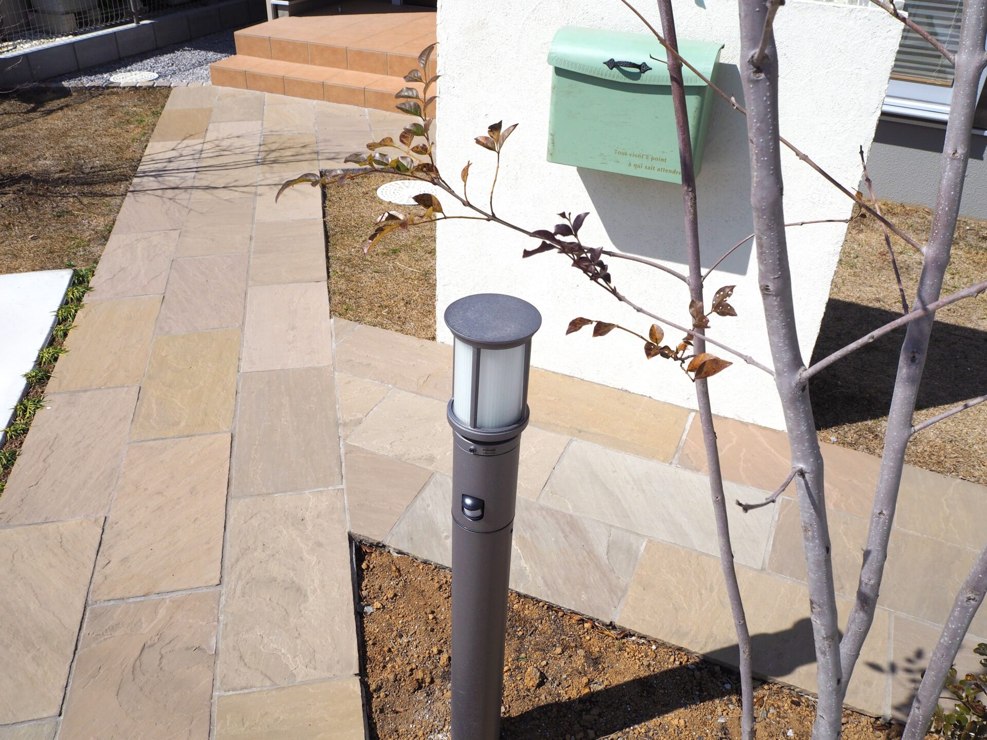 鴻巣市のナチュラルな新築外構