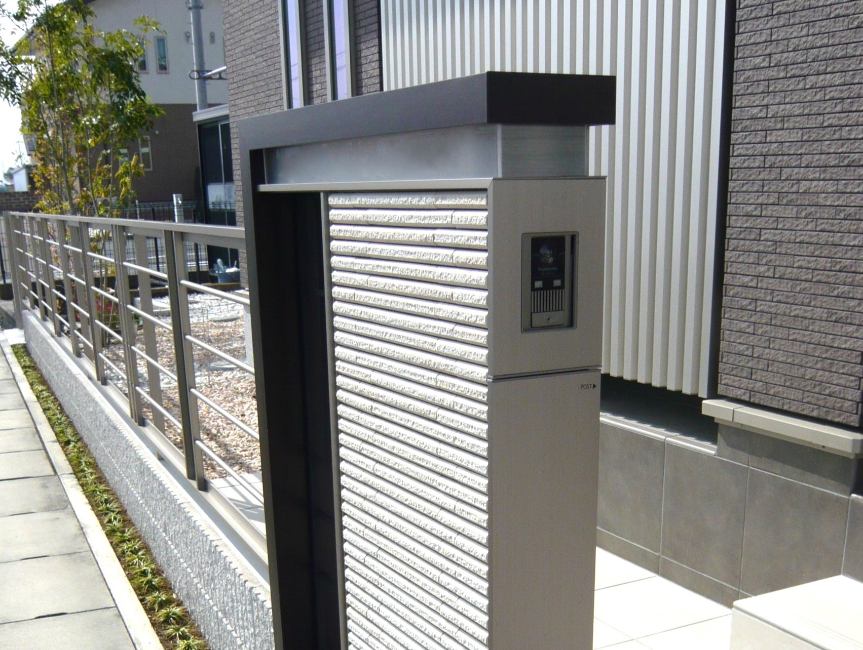 本庄市のシンプルモダンな新築外構