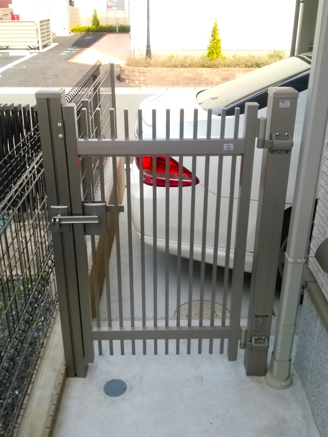 本庄市のシンプルモダンな新築外構