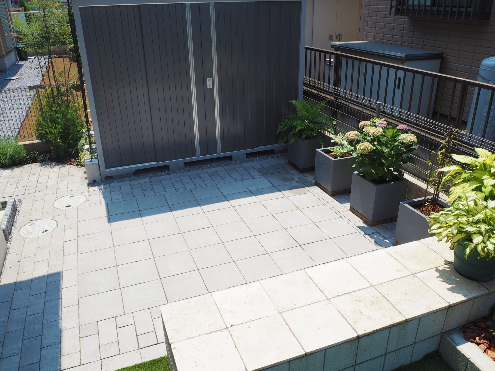 鴻巣市　植栽が色鮮やかなリゾート風プライベートガーデンのBBQスペース