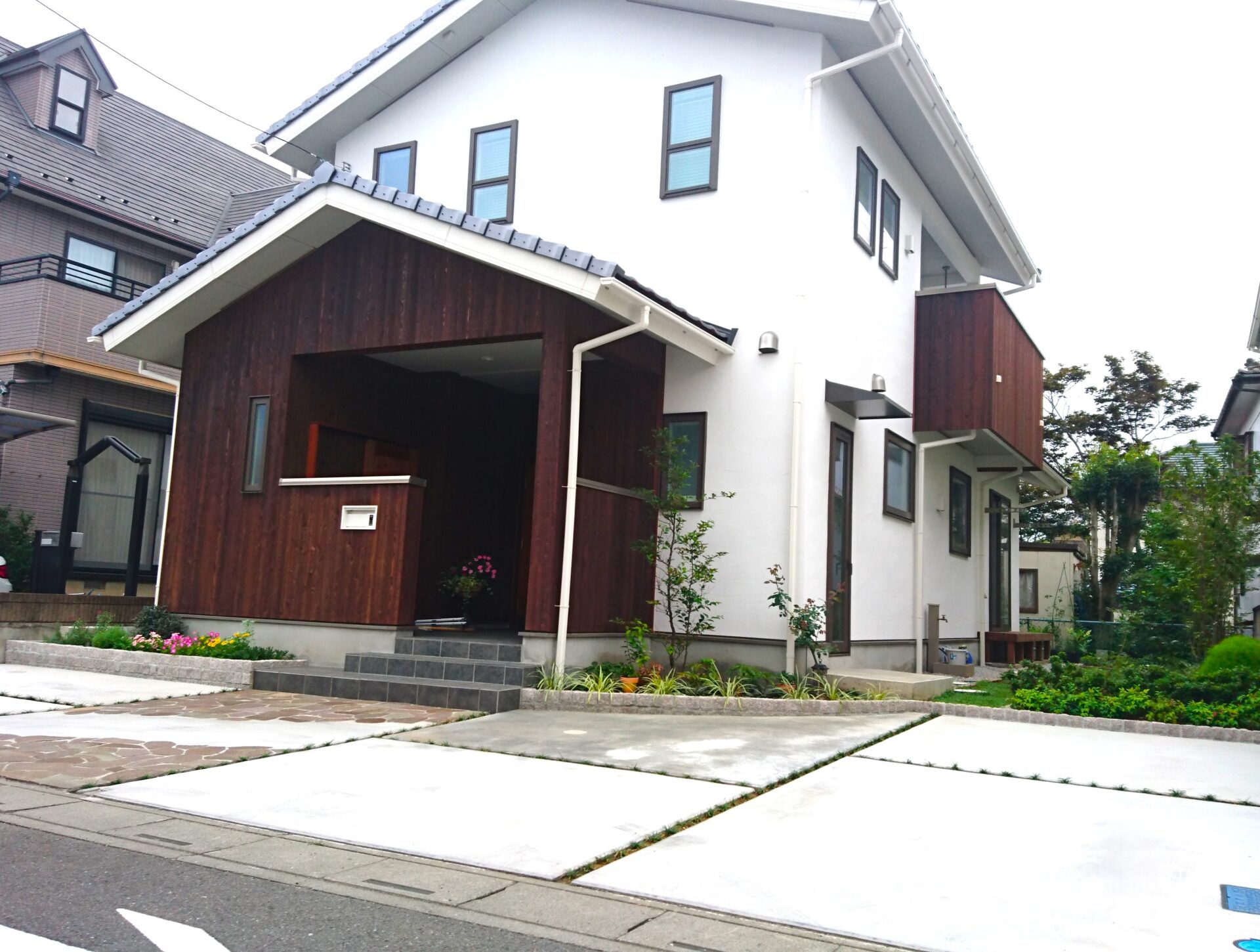 熊谷市のナチュラルな新築外構