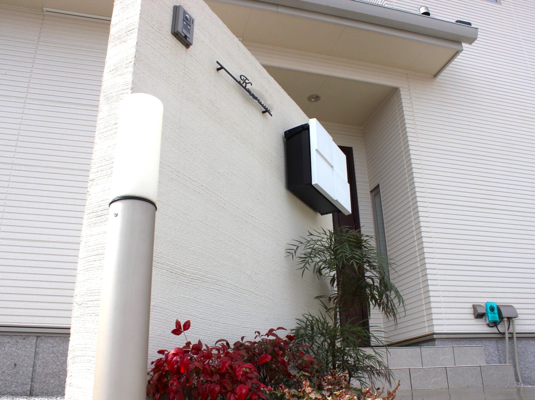 マホニアコンフューサ　取り入れるだけで一気に華やかな植栽