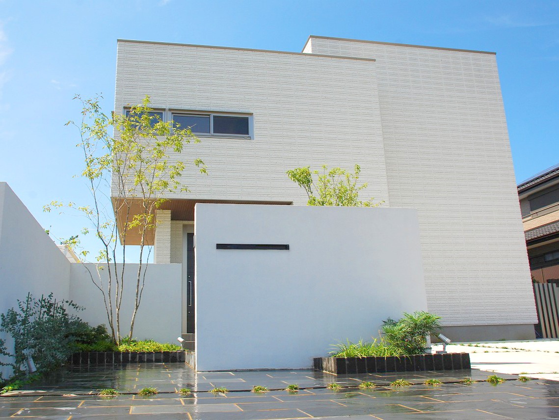 北本市　色と音にこだわった寛ぎの空間 - おもてなしのお庭 -