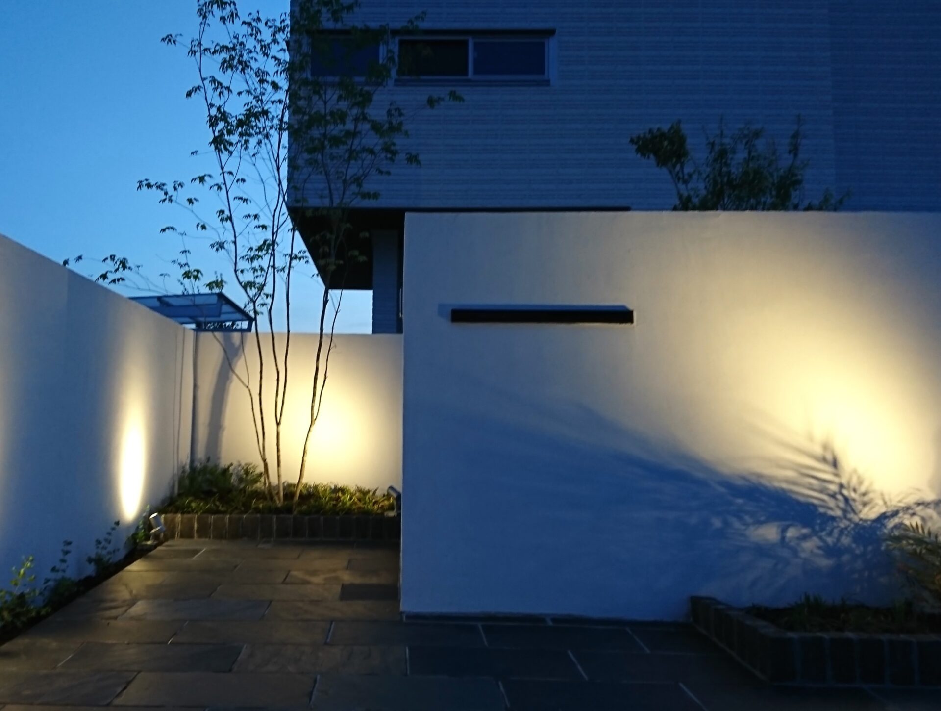 北本市　色と音にこだわった寛ぎの空間 おもてなしのお庭のライティング