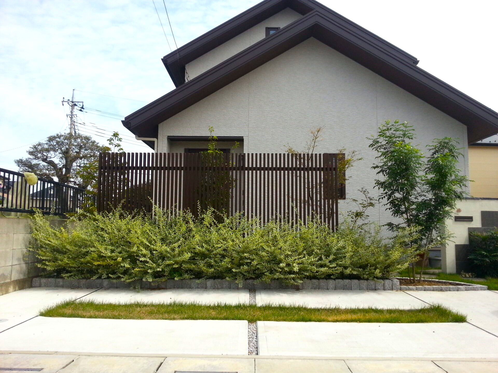 上尾市の和モダンスタイル新築外構