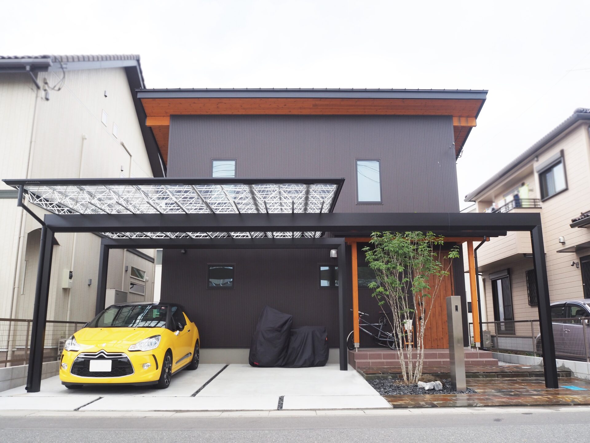 鴻巣市 和モダン×スタイリッシュな雰囲気のオープン外構のファサード