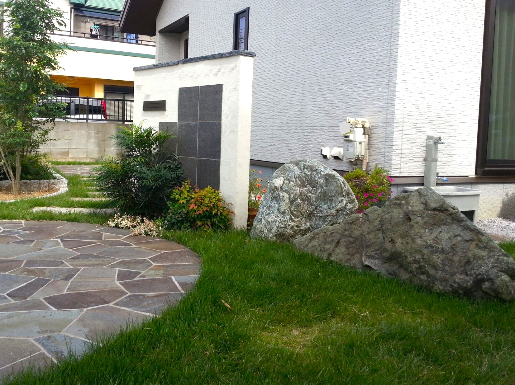 上尾市の和モダンスタイル新築外構