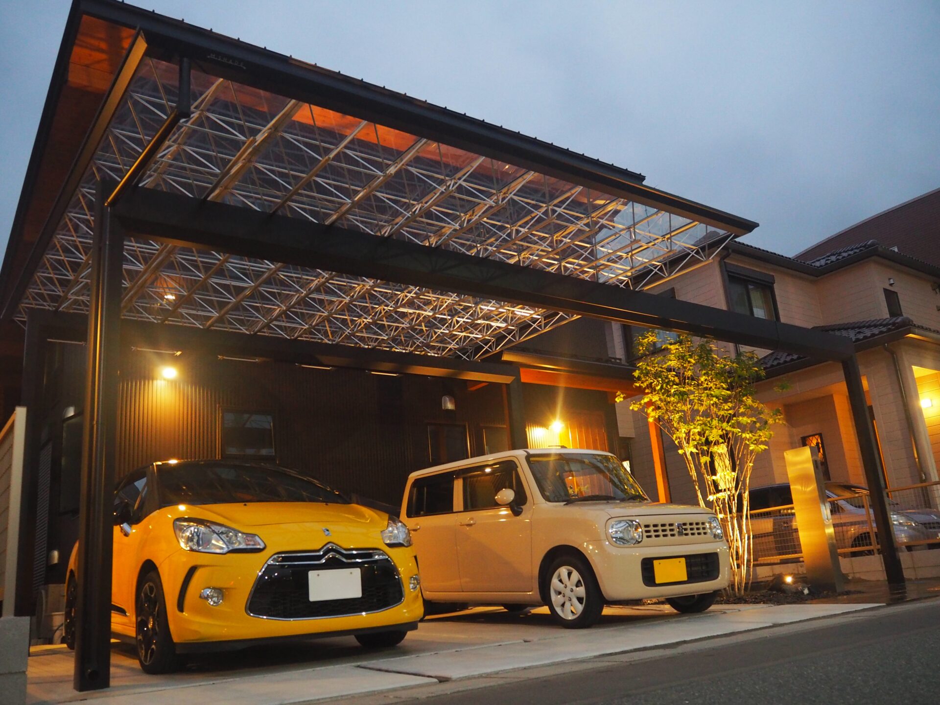 鴻巣市　和モダン×スタイリッシュな雰囲気のオープン外構のライティング