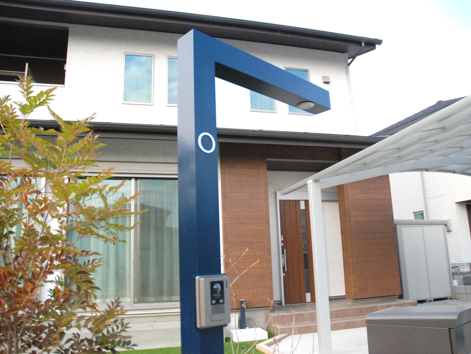 熊谷市　スマートエクステリア×ローメンテで快適なお庭の機能門柱