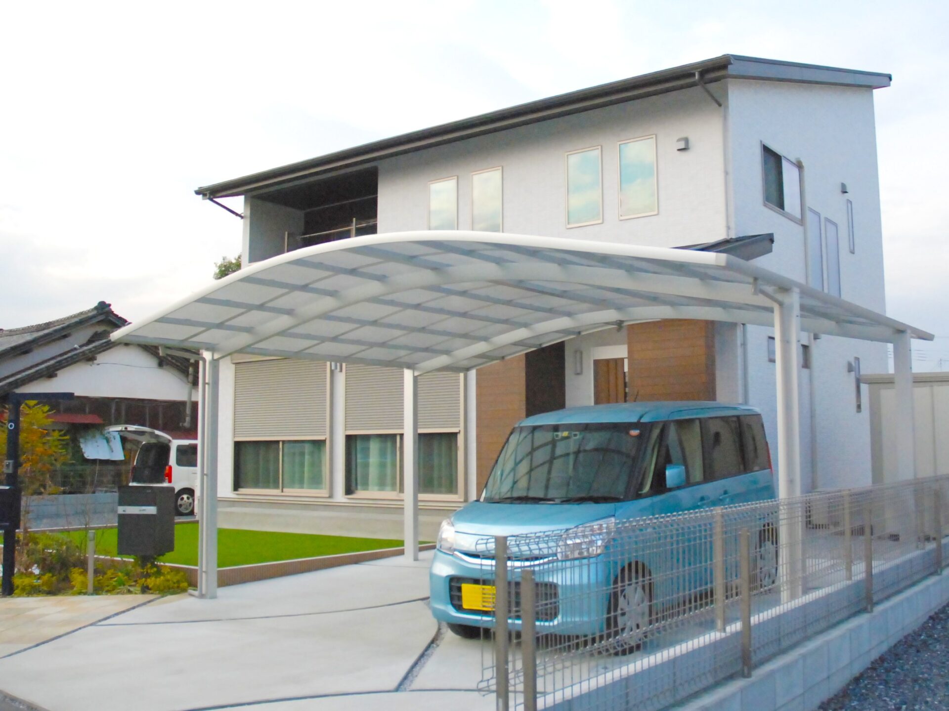 熊谷市　スマートエクステリア×ローメンテで快適なお庭の車庫まわり