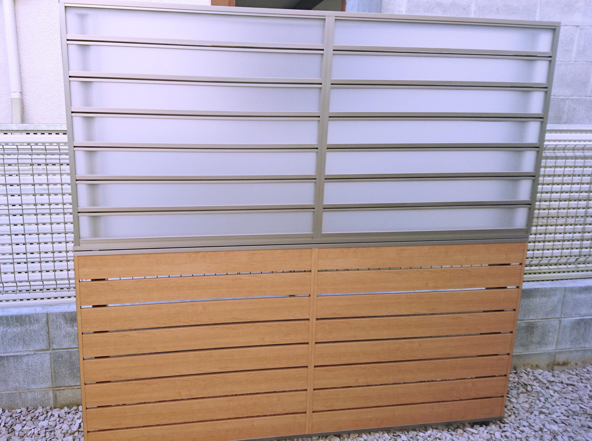 鴻巣市　シンプルかつエコ、ローメンテナンスで楽しめるお庭の目隠しフェンス