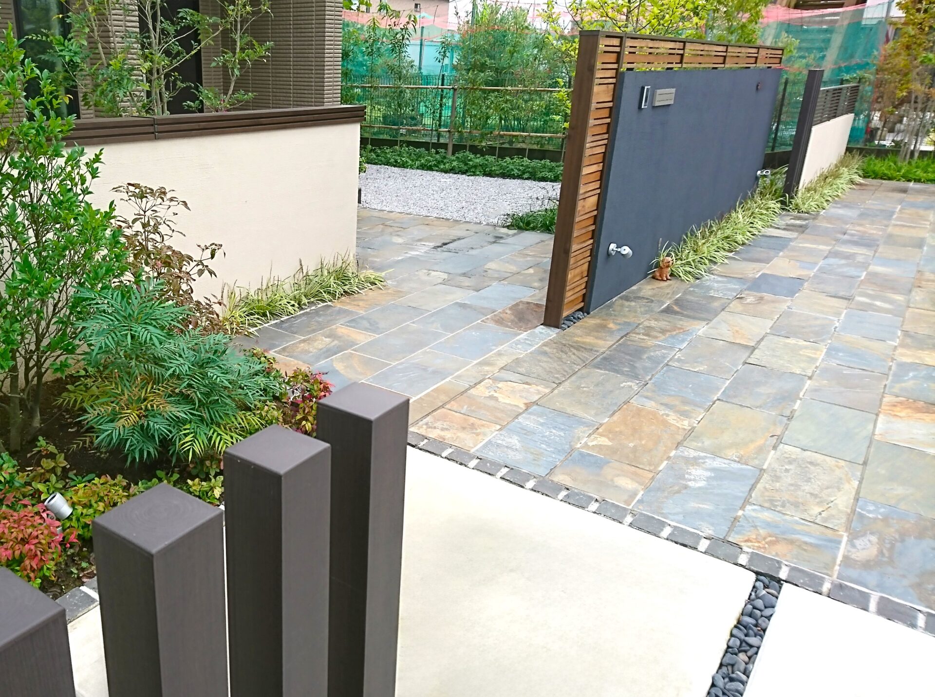 加須市の和モダンな新築外構