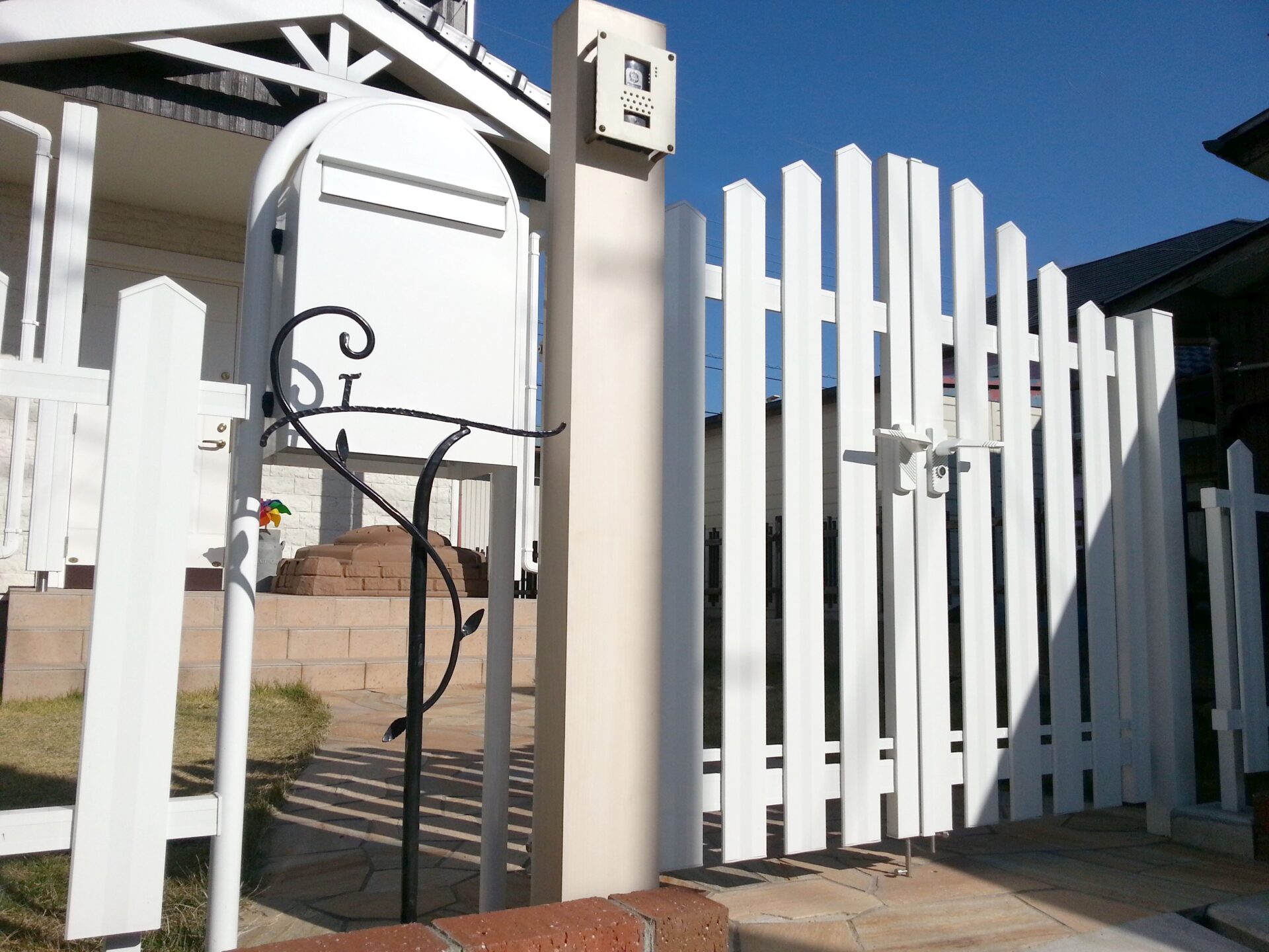 羽生市のナチュラルカントリーな新築外構