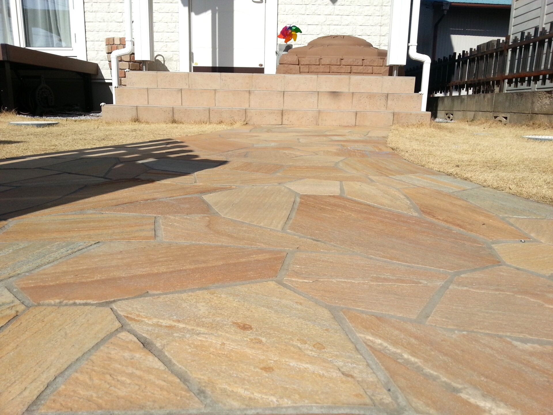 羽生市のナチュラルカントリーな新築外構