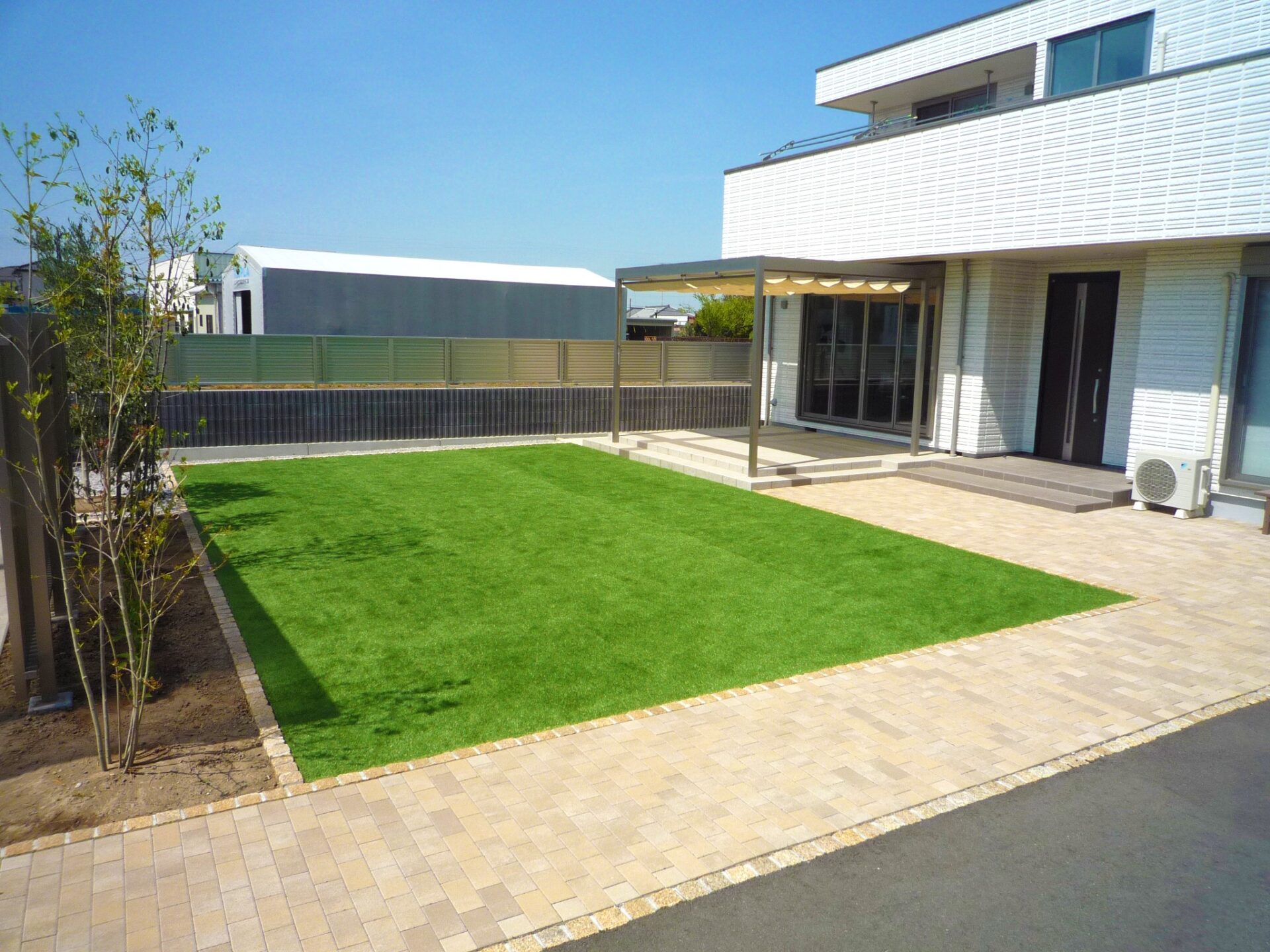 羽生市の緑が綺麗なシンプル外構のお庭