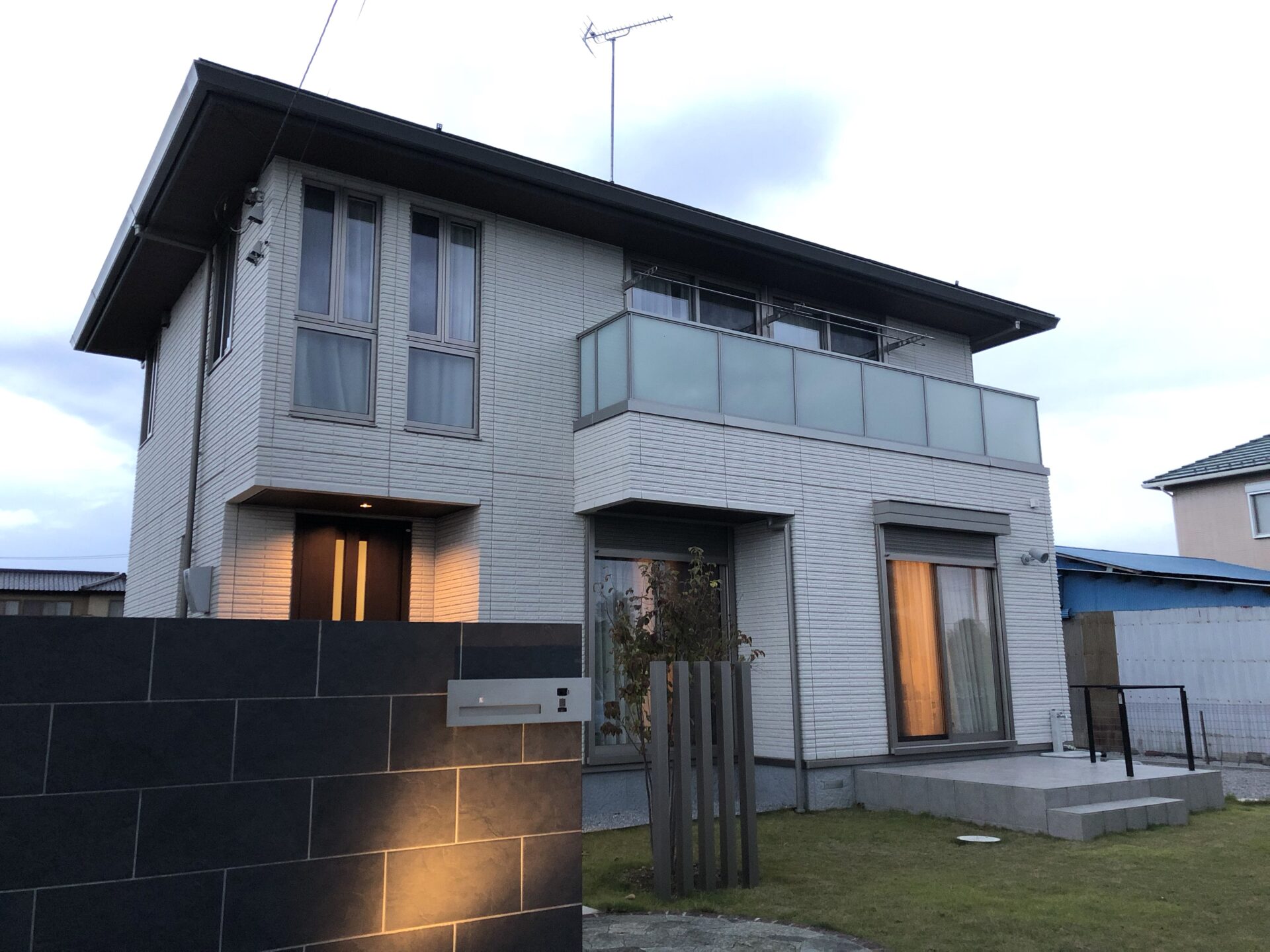 行田市のシンプルモダンな新築外構