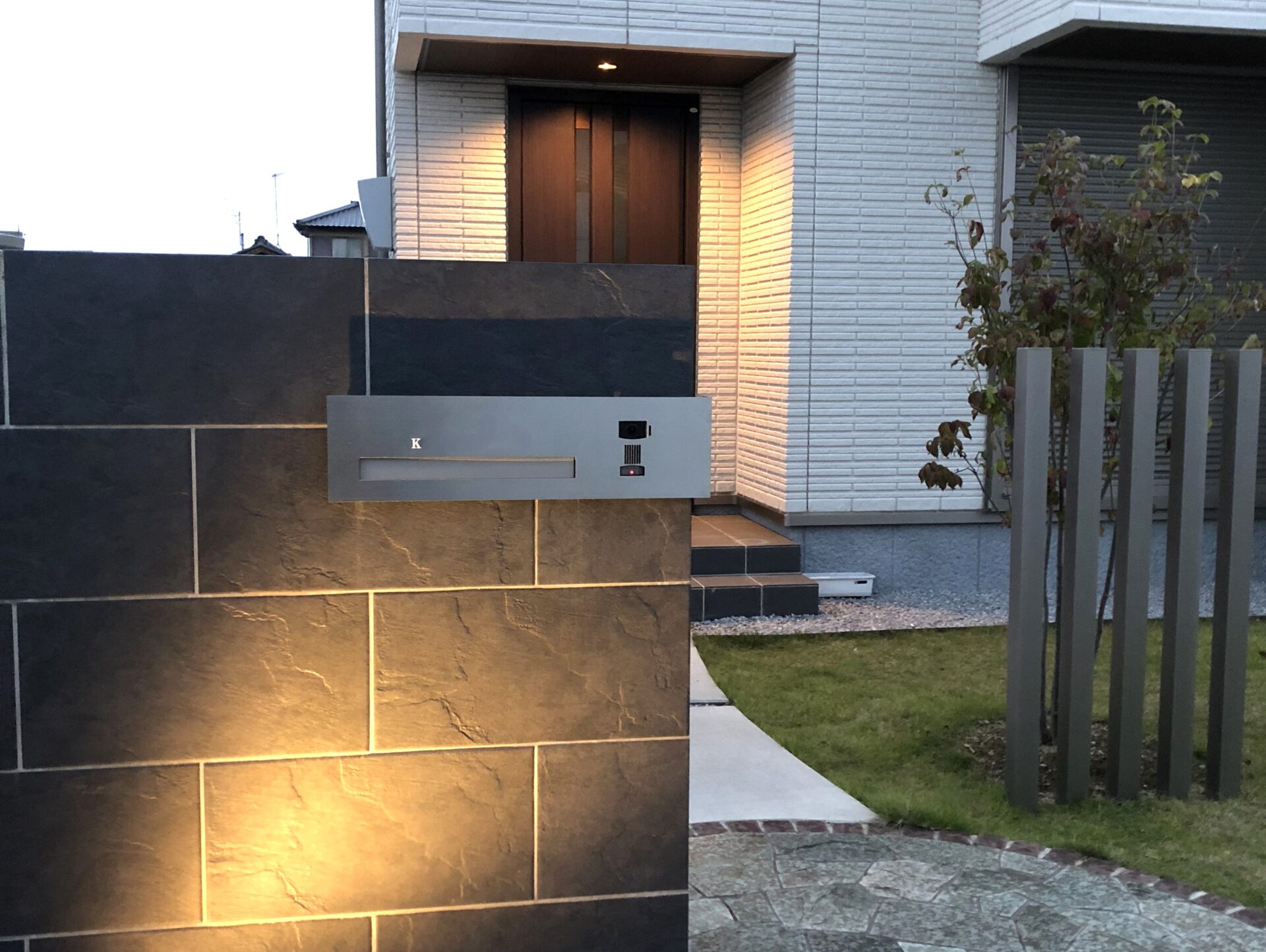 行田市のシンプルモダンな新築外構