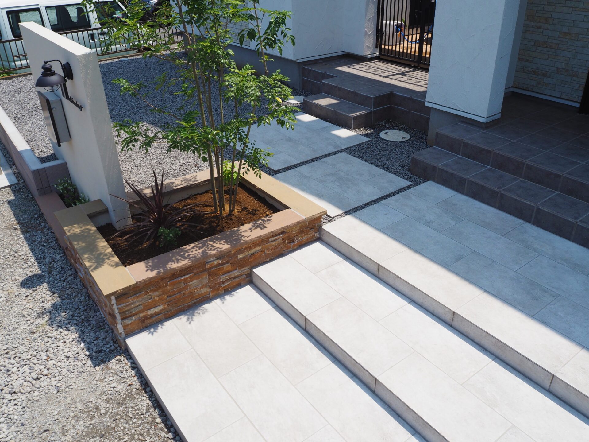 鴻巣市のリゾートスタイルな新築外構