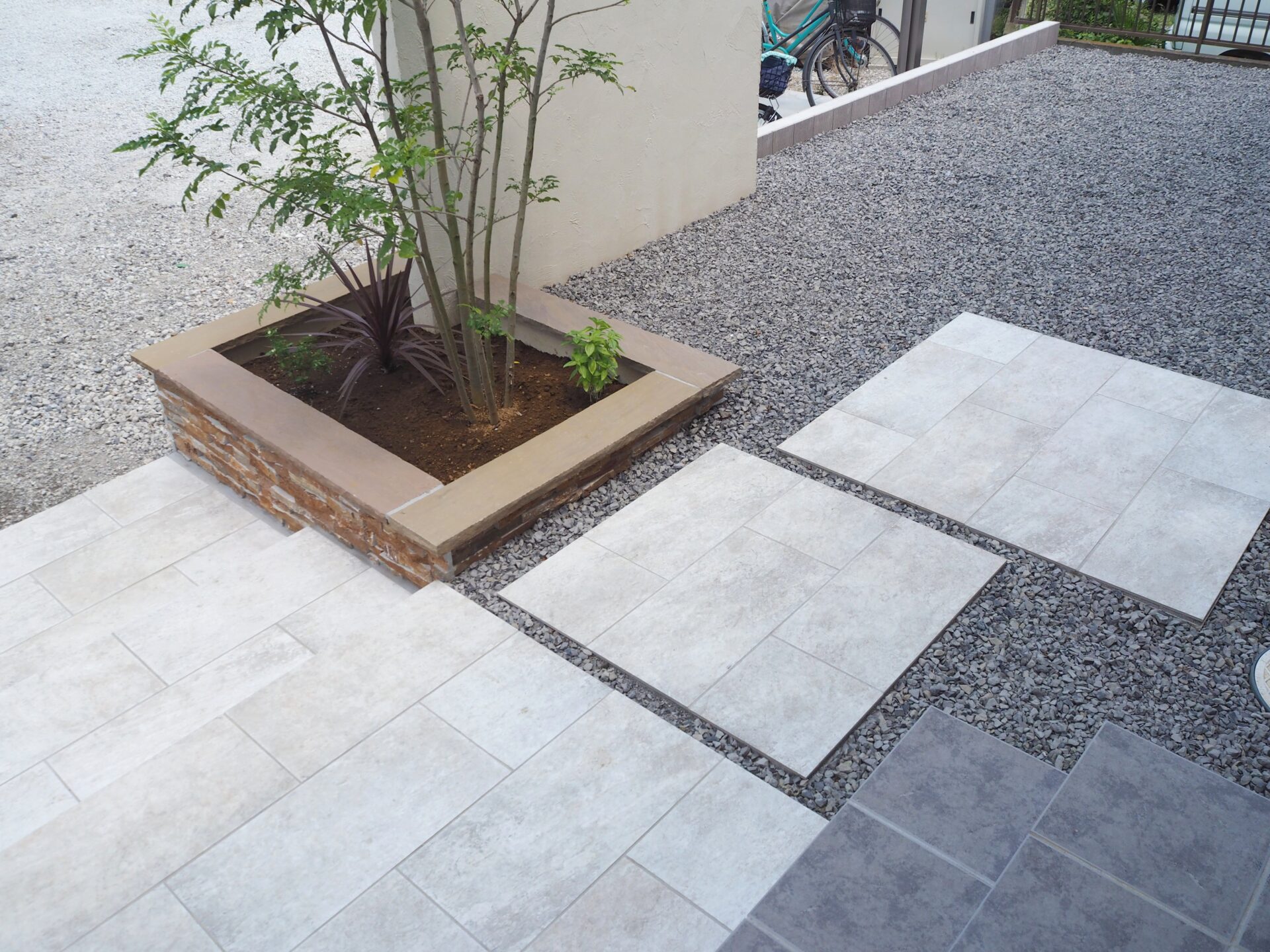 鴻巣市のリゾートスタイルな新築外構