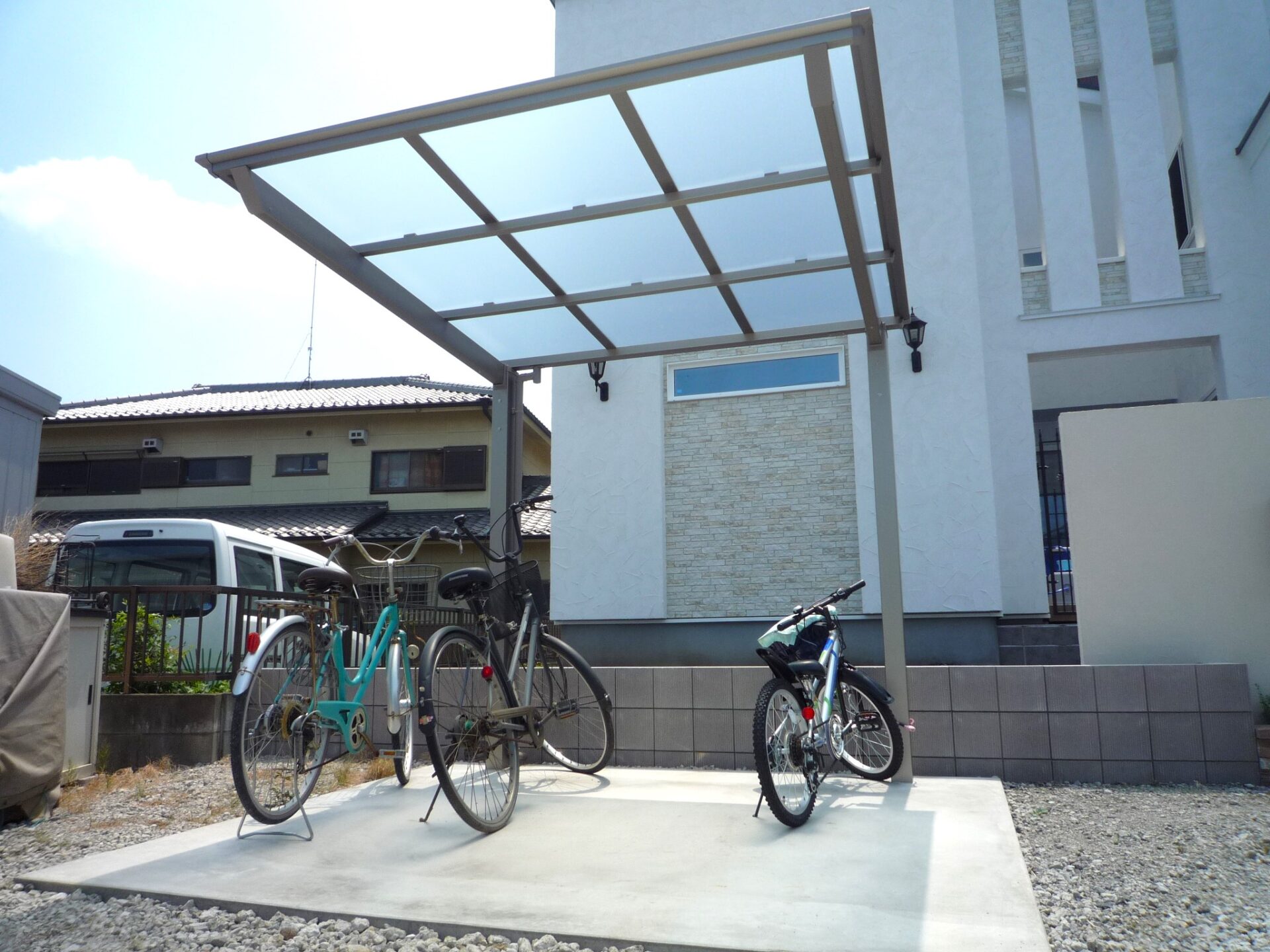 鴻巣市のリゾートスタイルな新築外構