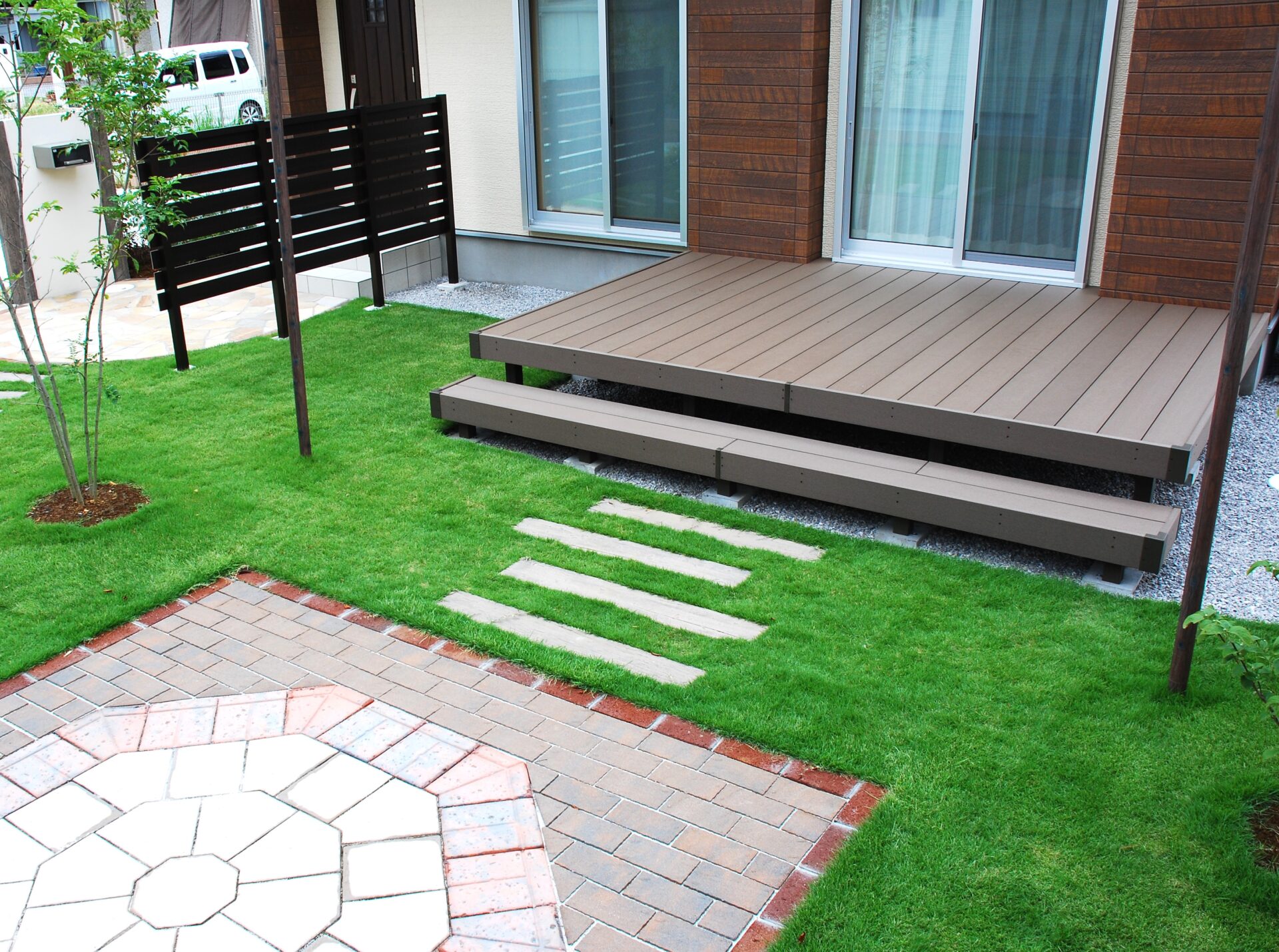 行田市のナチュラルスタイルの新築外構