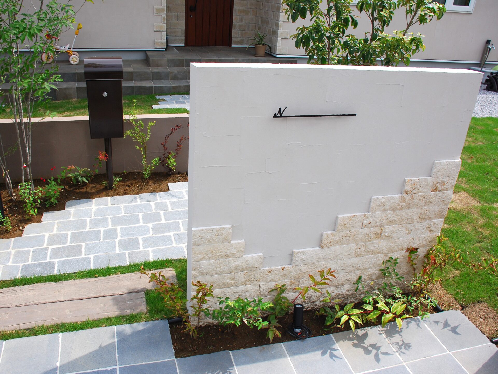 深谷市のナチュラルスタイルな新築外構