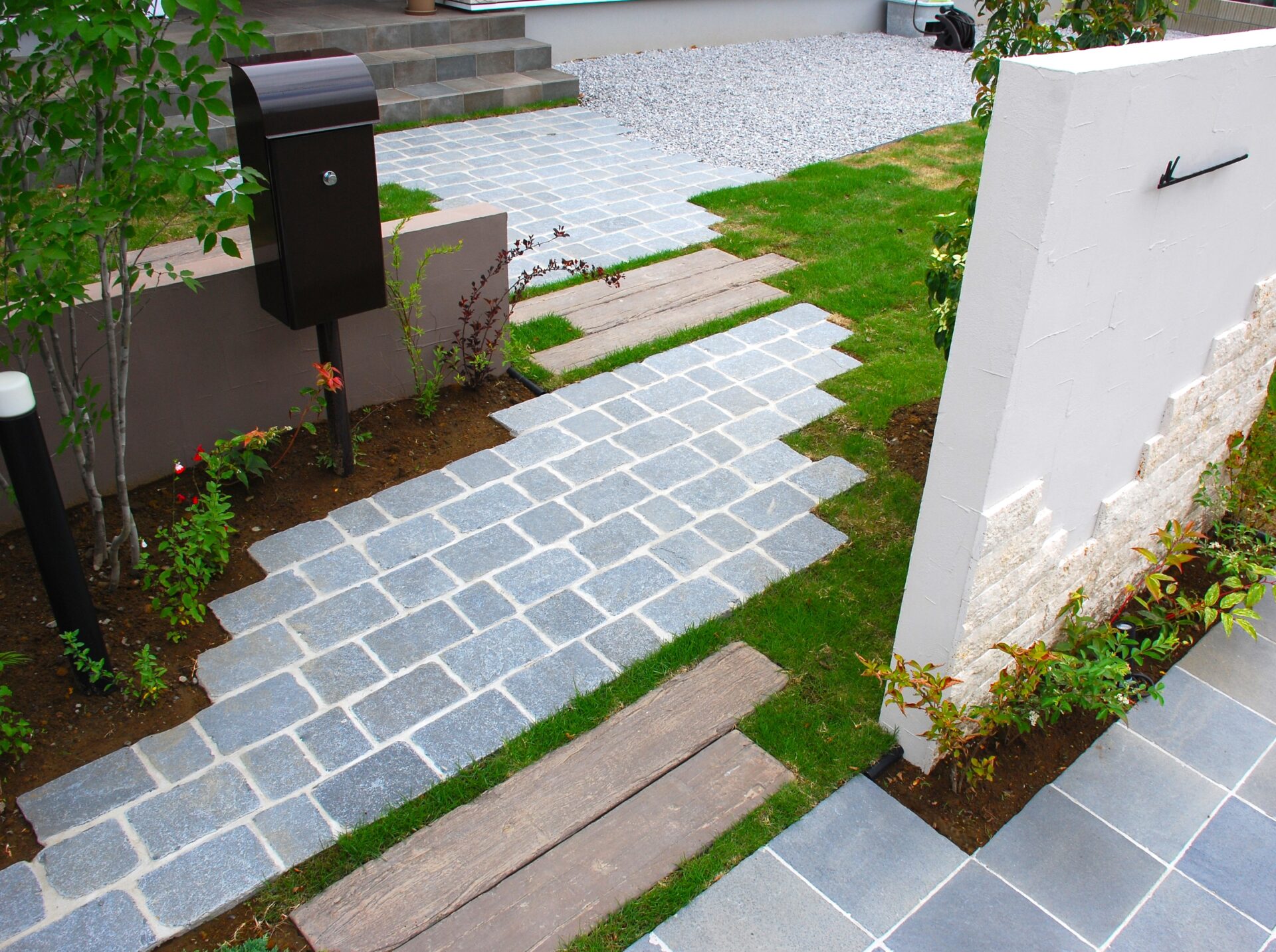 深谷市のナチュラルスタイルな新築外構