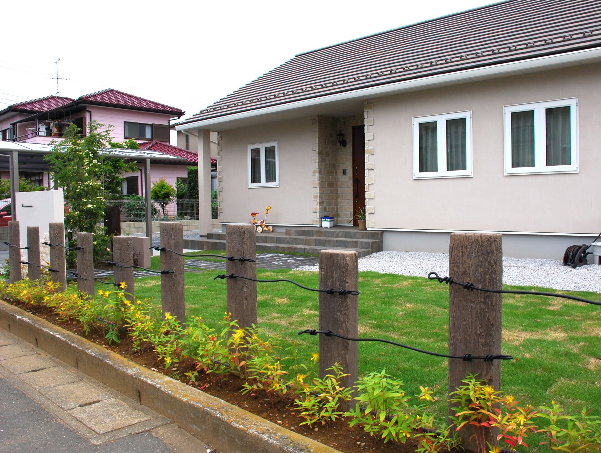 深谷市のナチュラルスタイルな新築外構