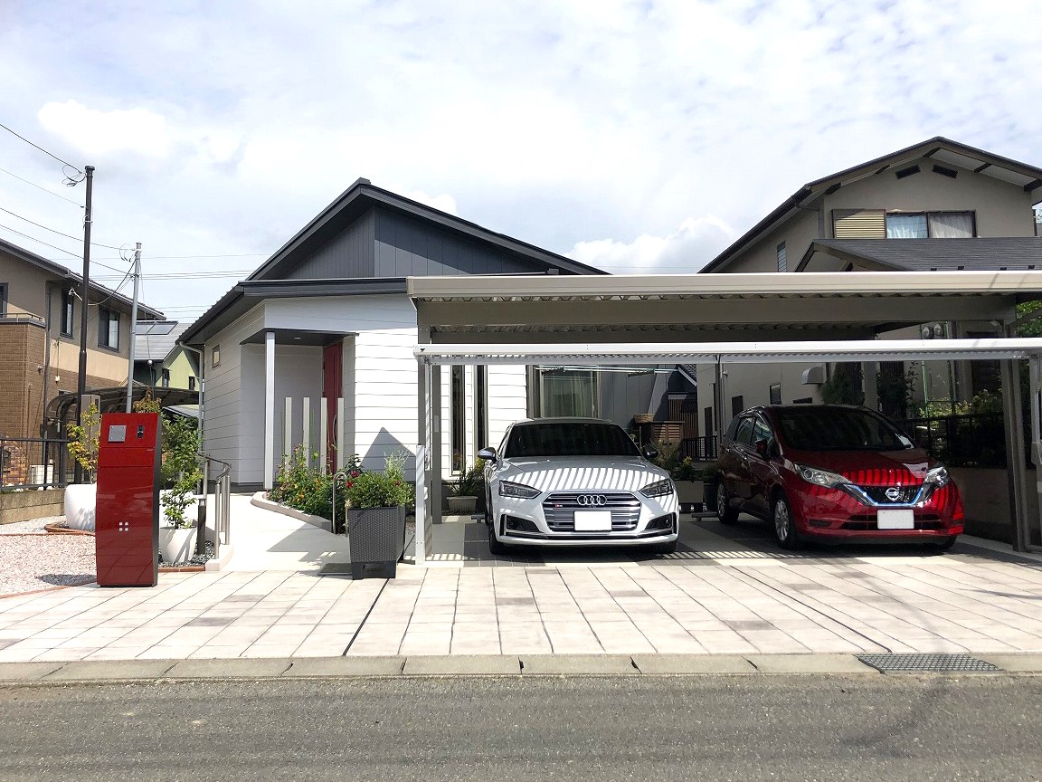 熊谷市　デザインと機能にこだわった 曲線アプローチが印象的なお庭