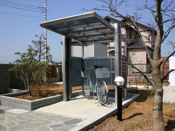 鴻巣市のサイクルポートの施工事例、四国化成マイポートミニ