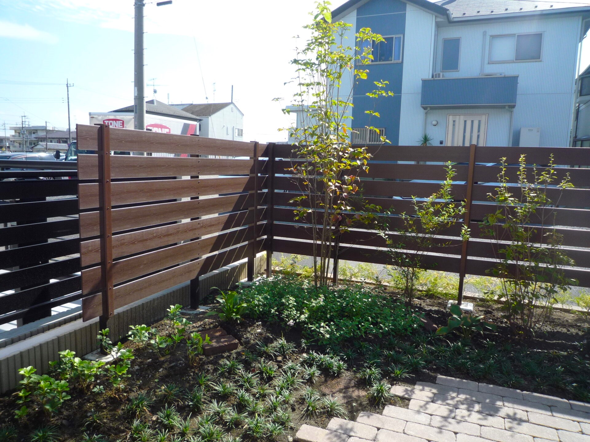 熊谷市のナチュラルスタイルな新築外構