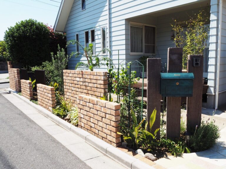 行田市の枕木門柱