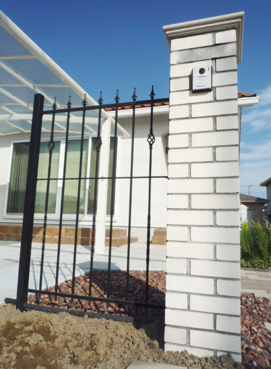 熊谷市のエレガントな印象の門まわり