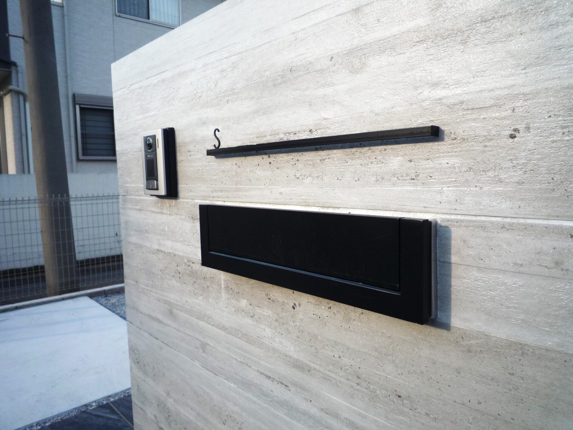 加須市の和モダンな門まわり