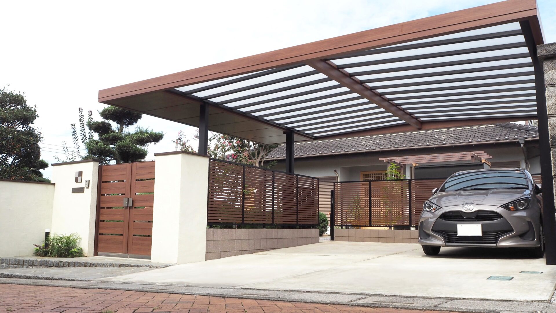 嵐山町 おしゃれかつ快適な空間に生まれ変わった和モダン外構