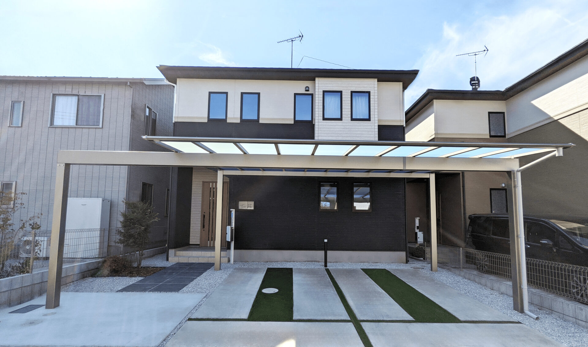 熊谷市の車庫まわりの施工事例、開放感たっぷりの空間 三協アルミ「スカイリード」