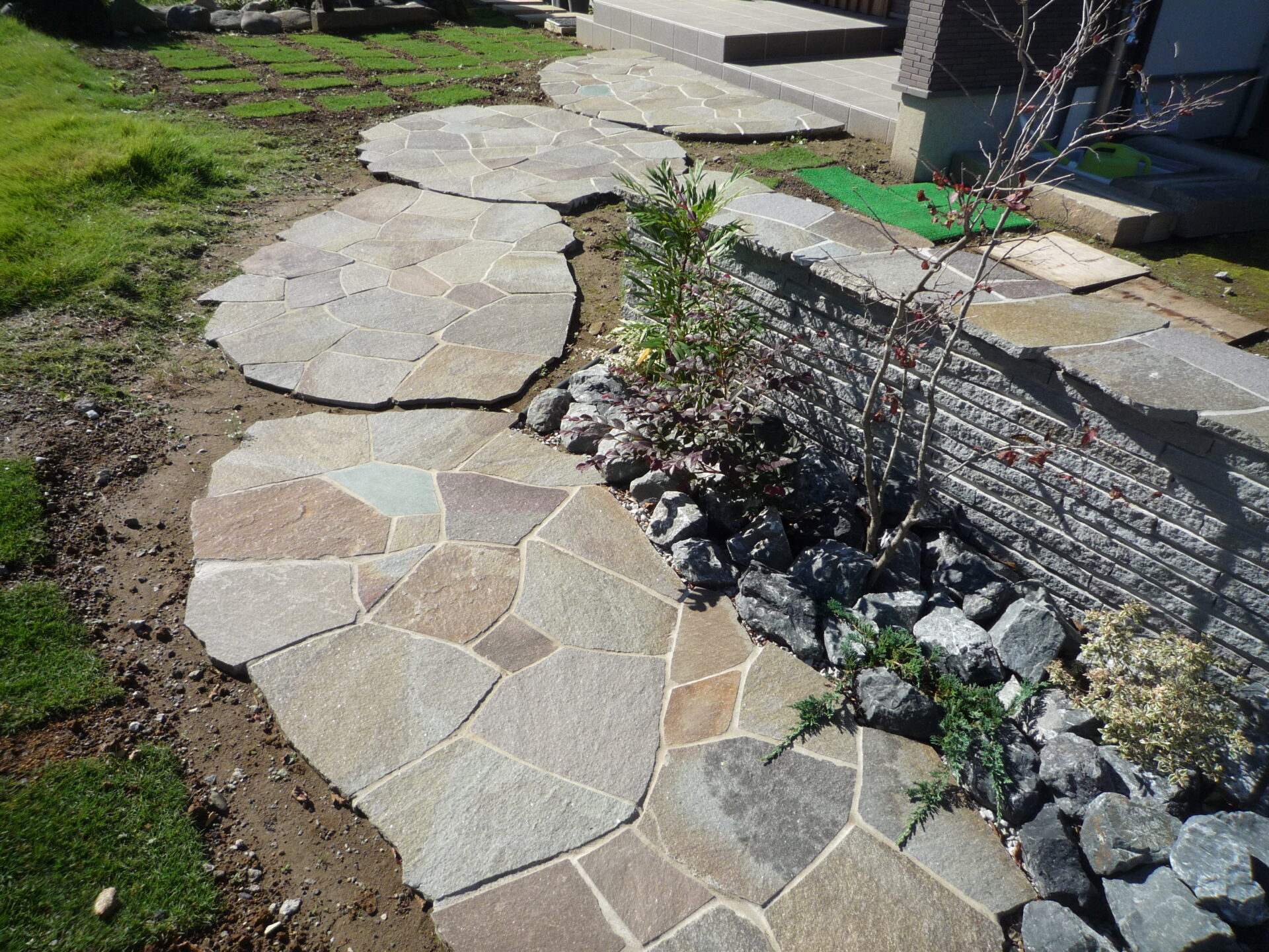 羽生市の和モダンなアプローチ