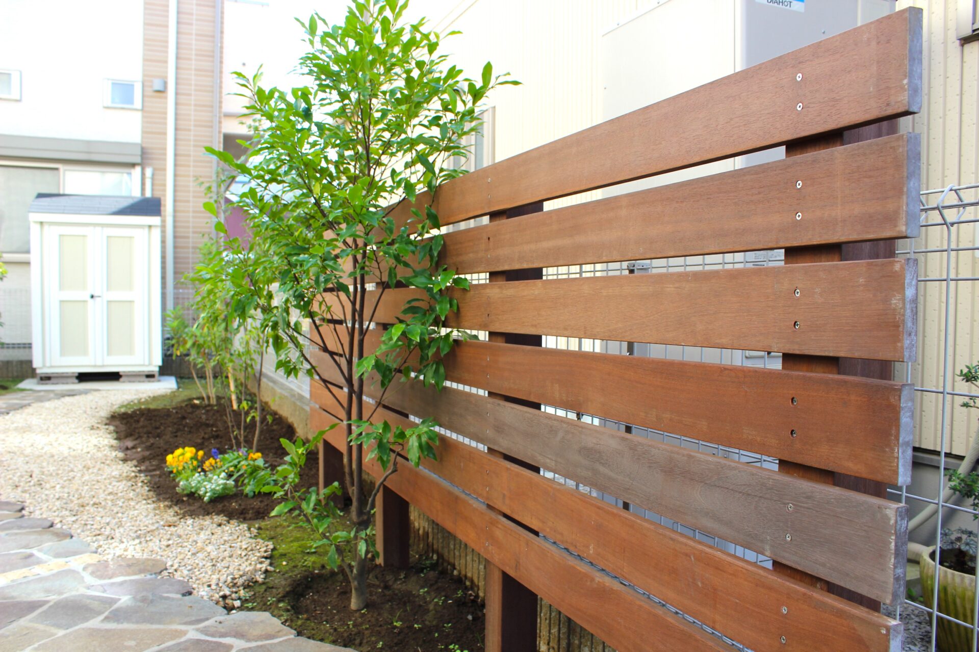 上尾市　ピンポイントの目隠しにウッドフェンスを