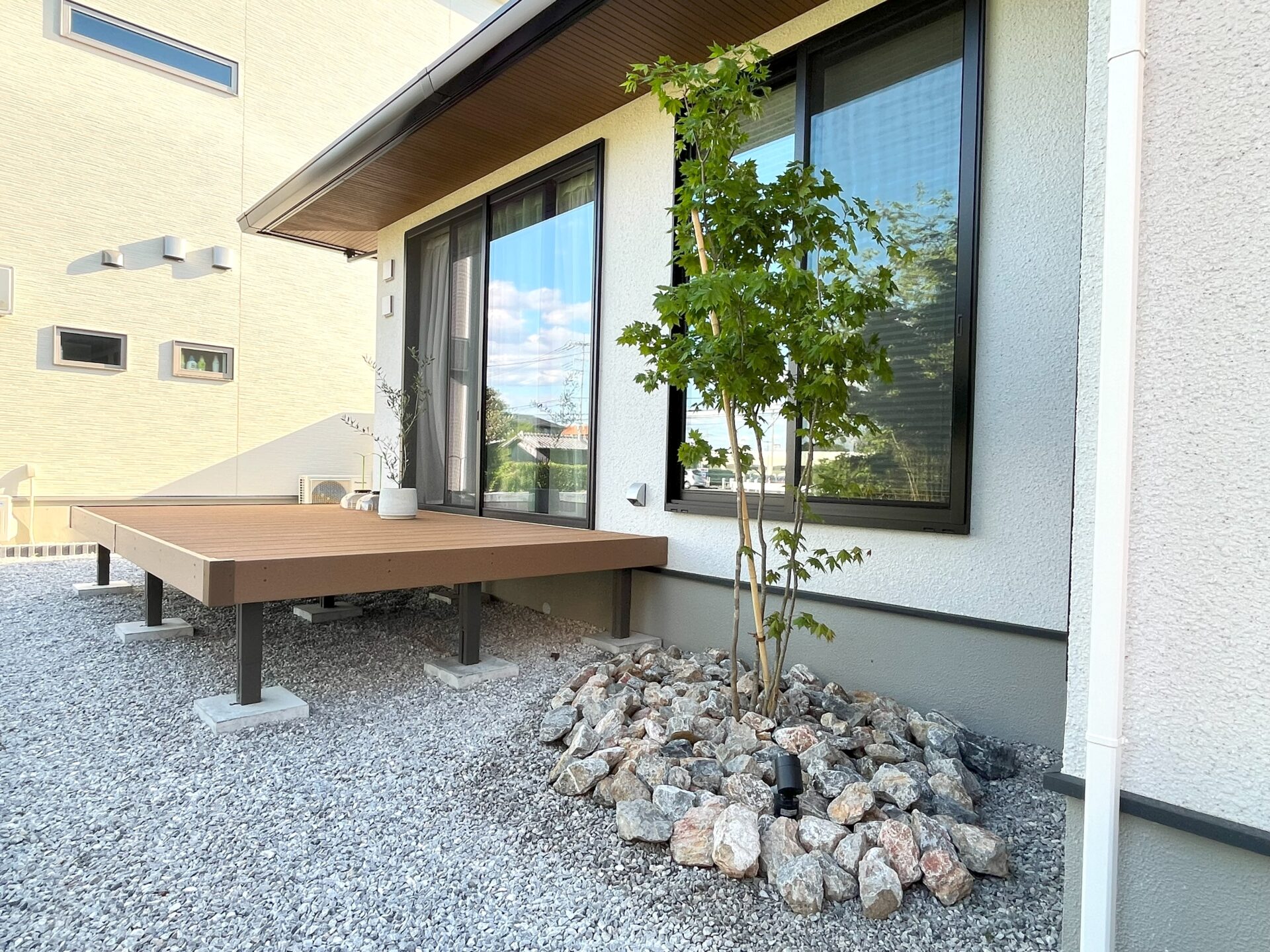 熊谷市　ウッドデッキ×植物で憩いの空間へ