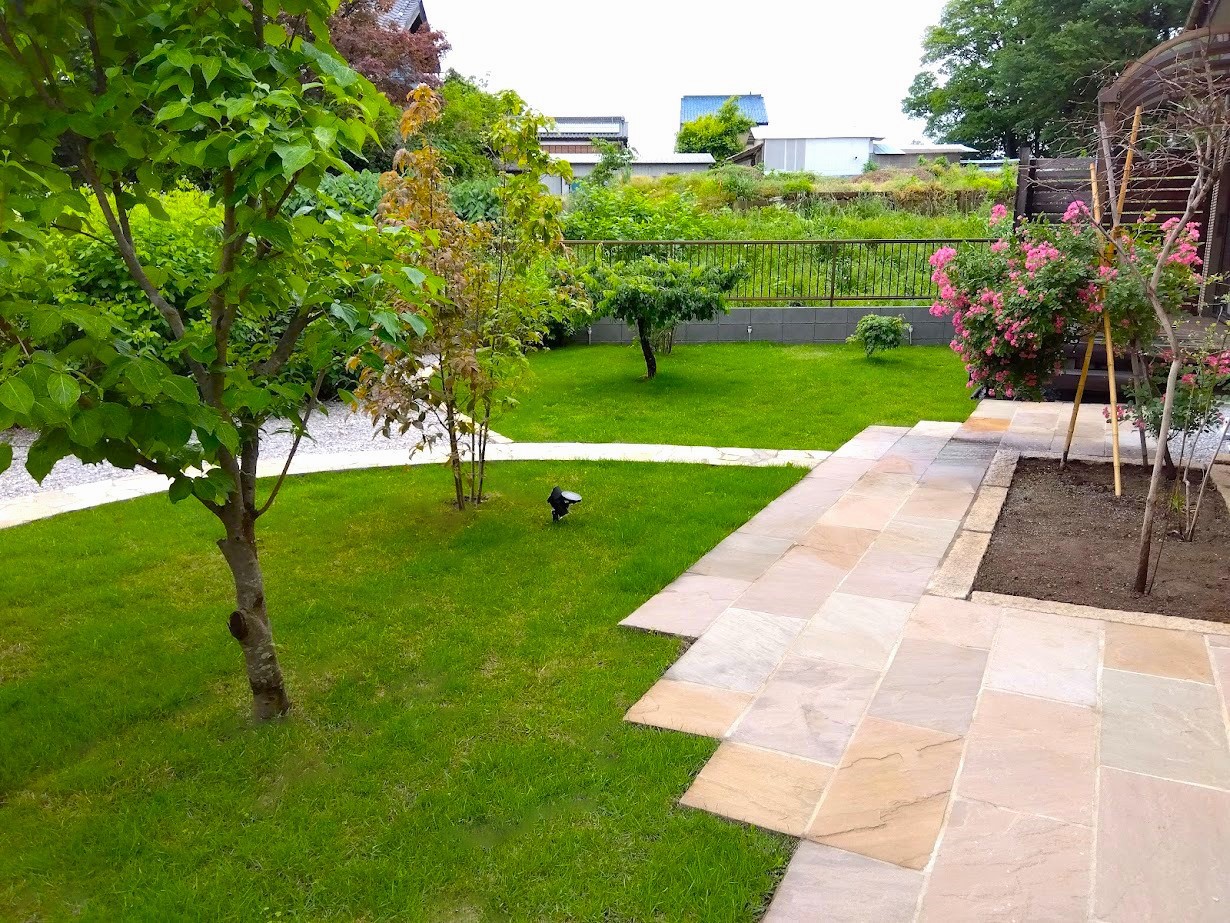 伊奈町のナチュラルスタイルなアプローチ